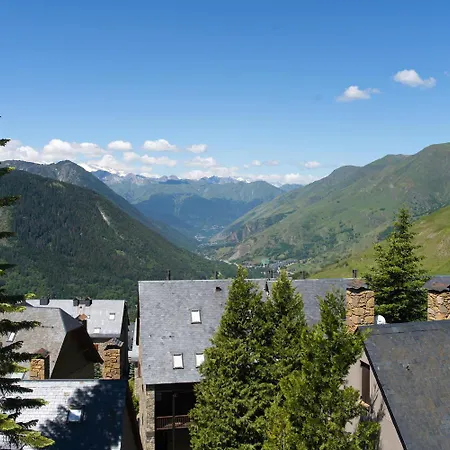 Apartment Tanau-rentals El Oso Naut Aran